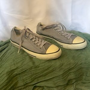 Men’s Gray Converse Chuck Taylor All Star Low-Tops